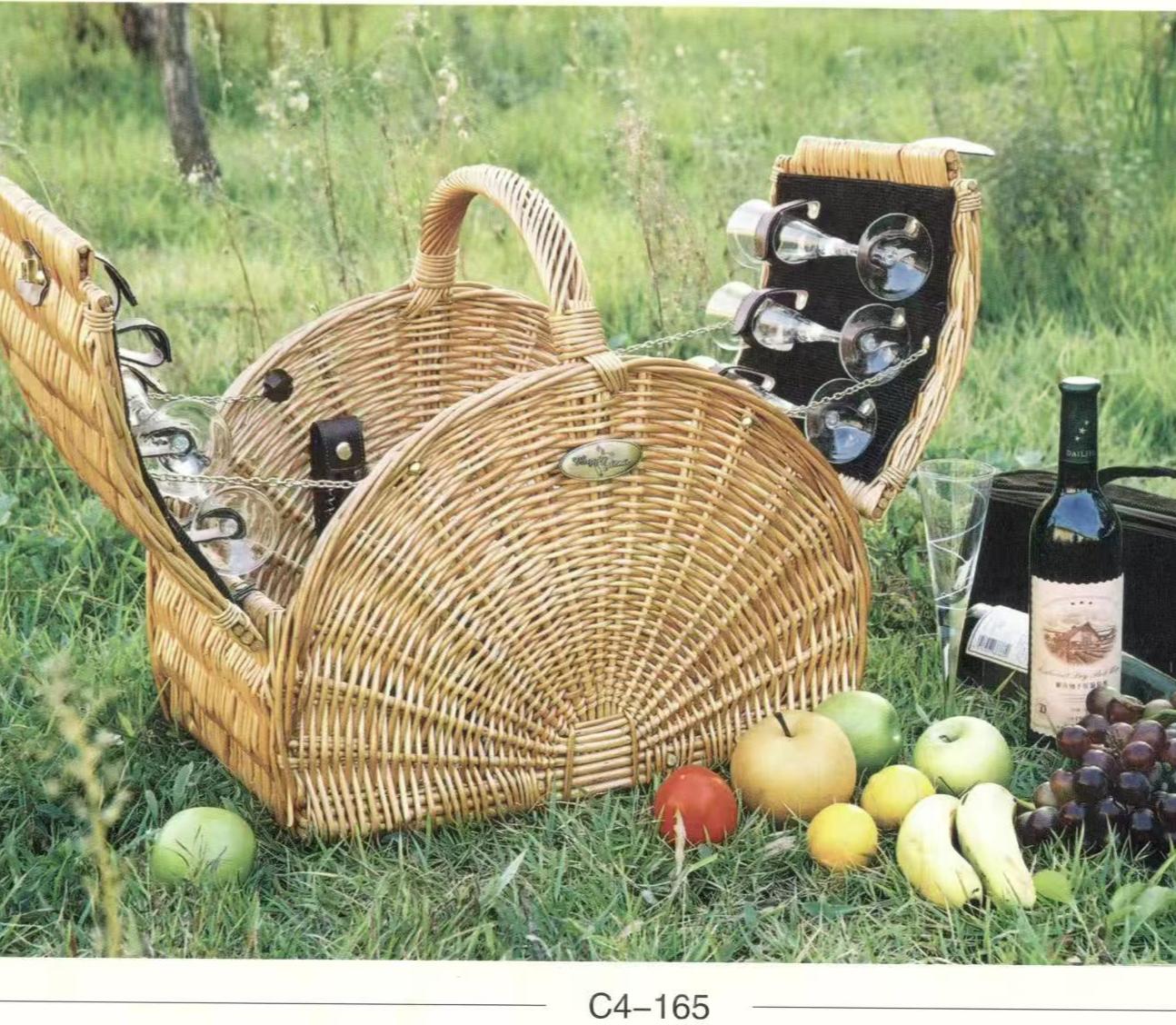 6-Person Wicker Picnic Hamper